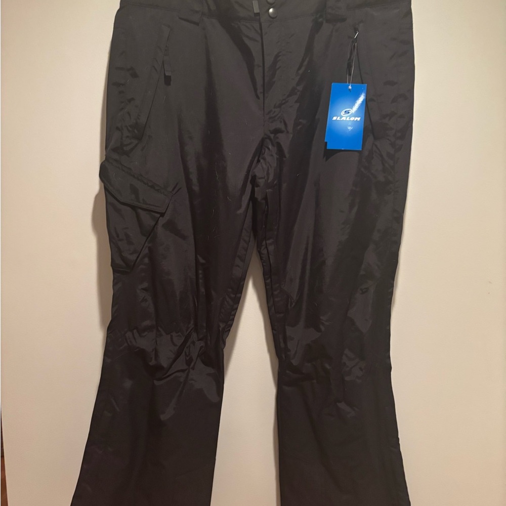 Women’s black cargo ski pants